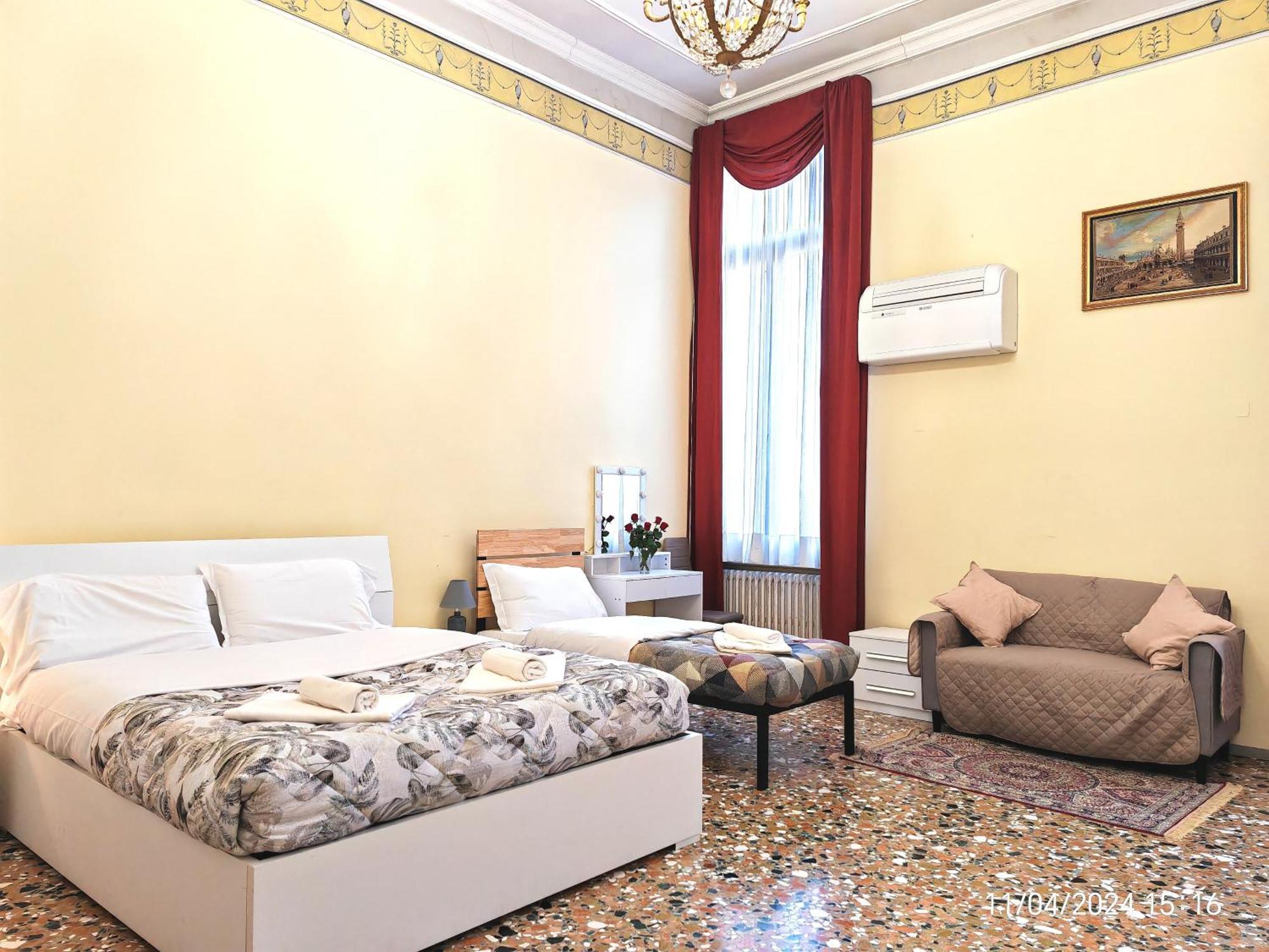 Venice Tourist House Екстер'єр фото